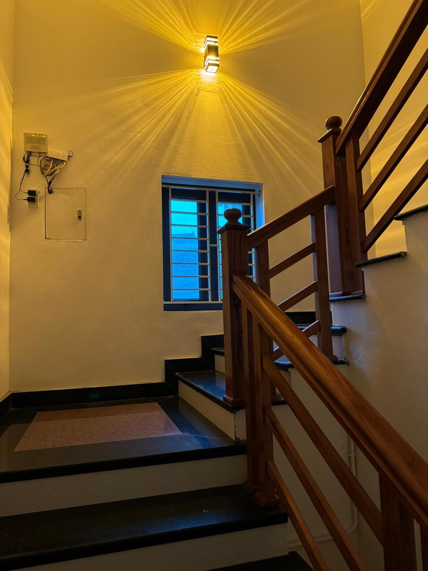 Hotel Minh Thang Nho Quan Bagian luar foto